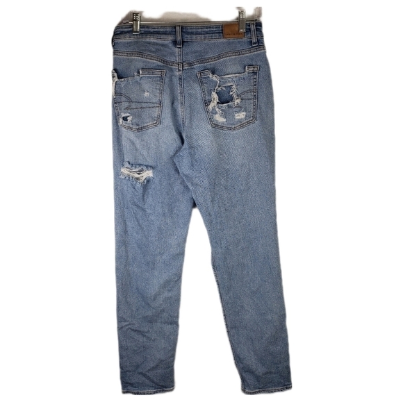 American Eagle Stretch Distressed Light Wash Mom Jeans Size 6 - Picture 3 of 13